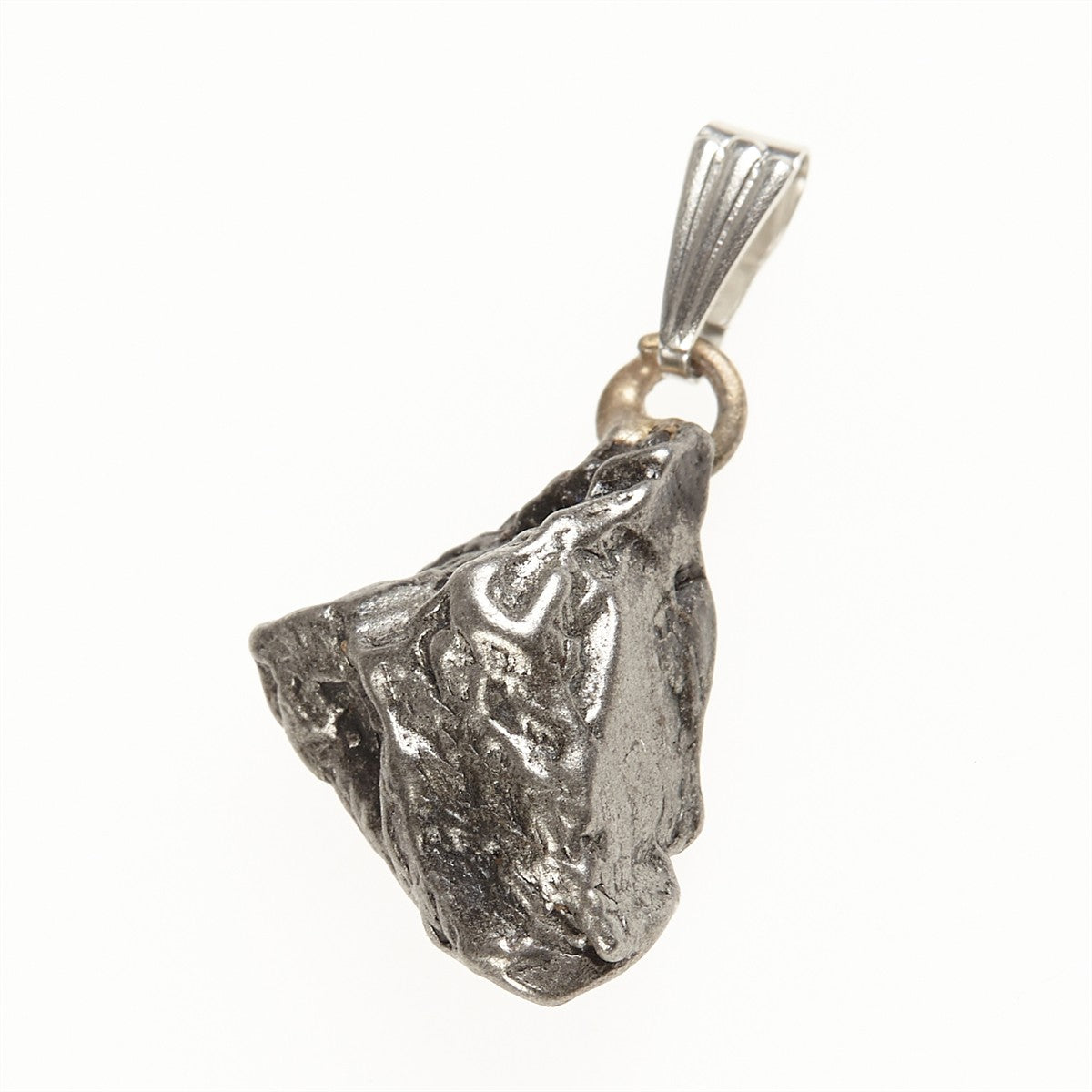 Pendant with meteorite 055