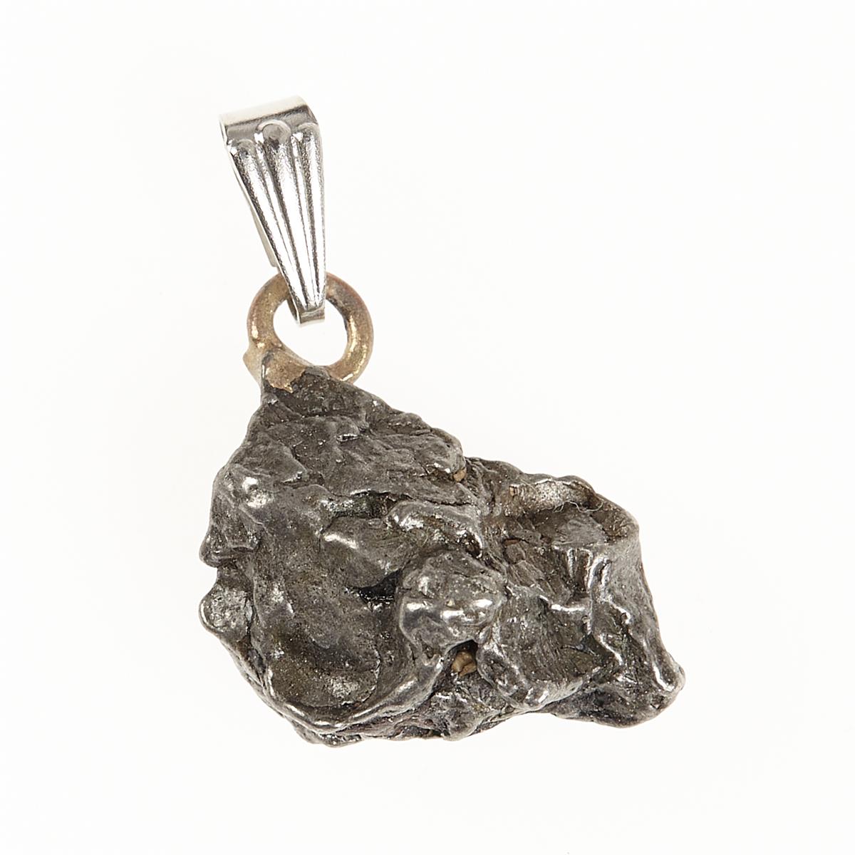 Pendant with meteorite 056