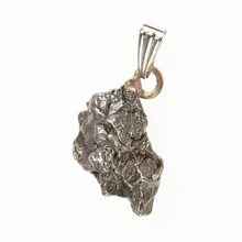 Ciondolo con meteorite 056
