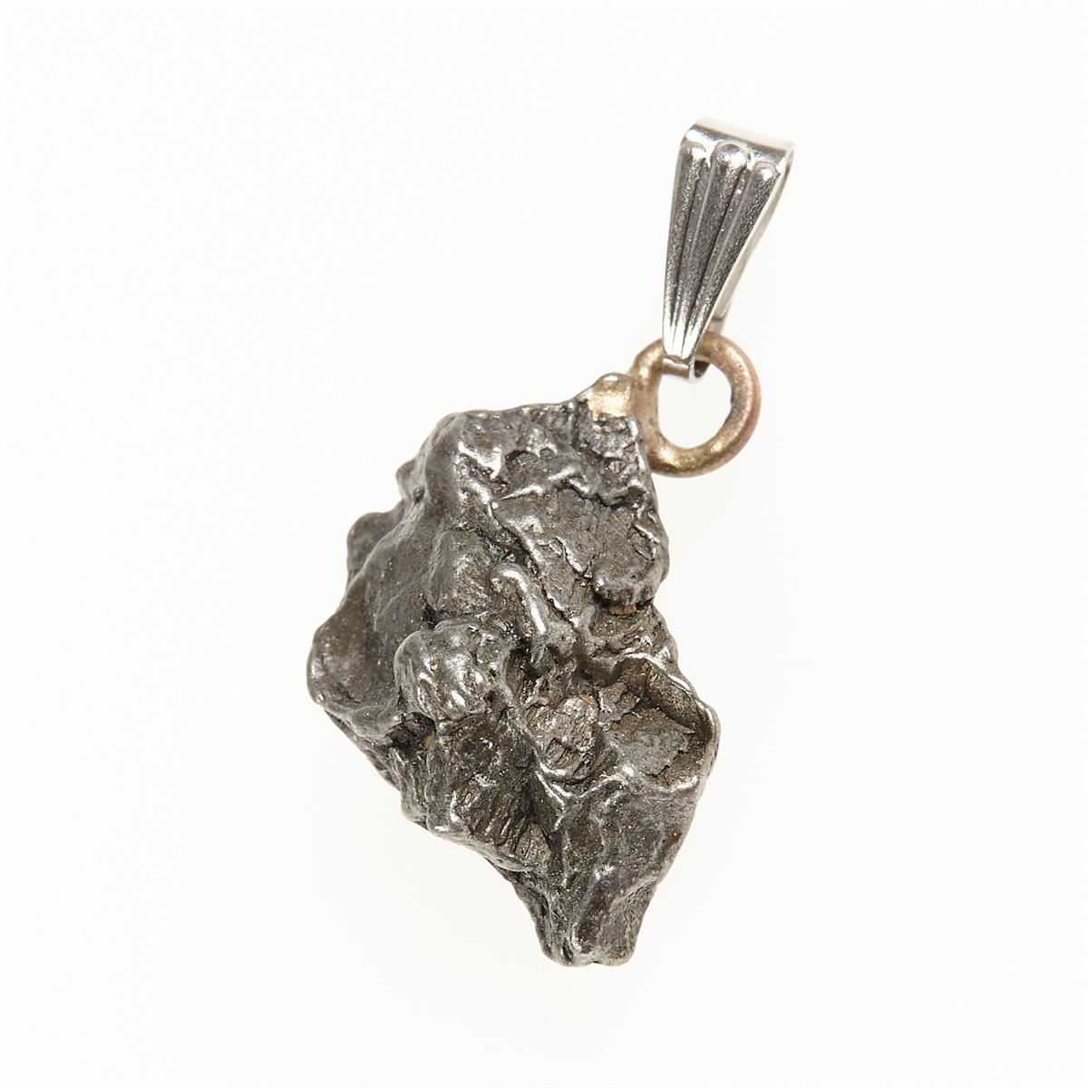 Pendant with meteorite 056