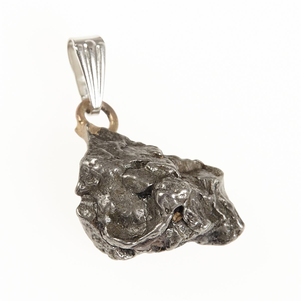 Pendant with meteorite 056