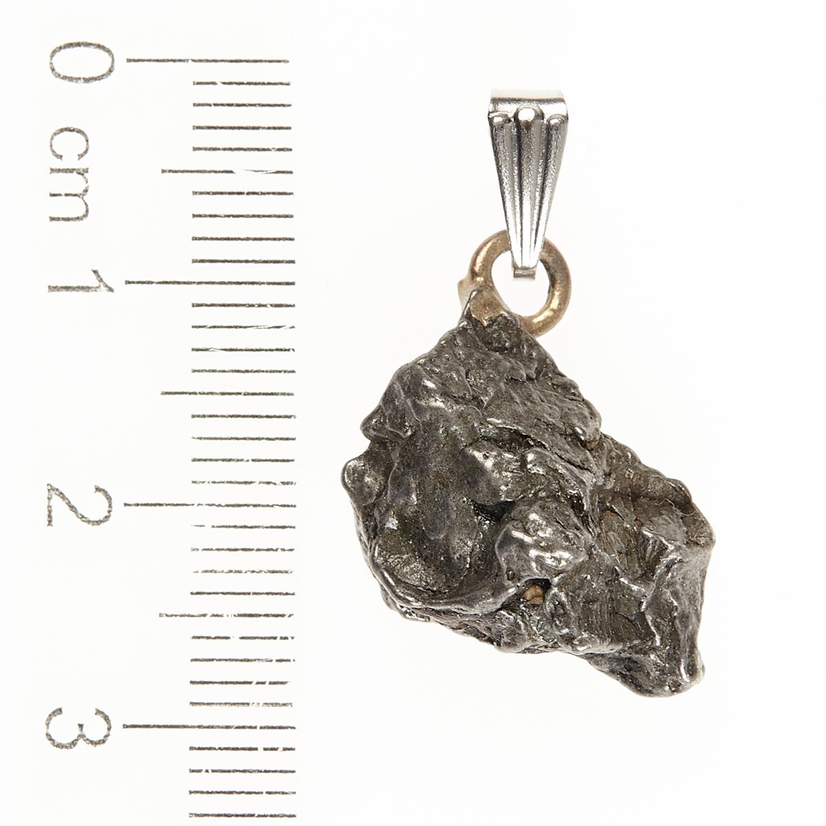 Pendant with meteorite 056