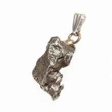 Pendant with meteorite 058
