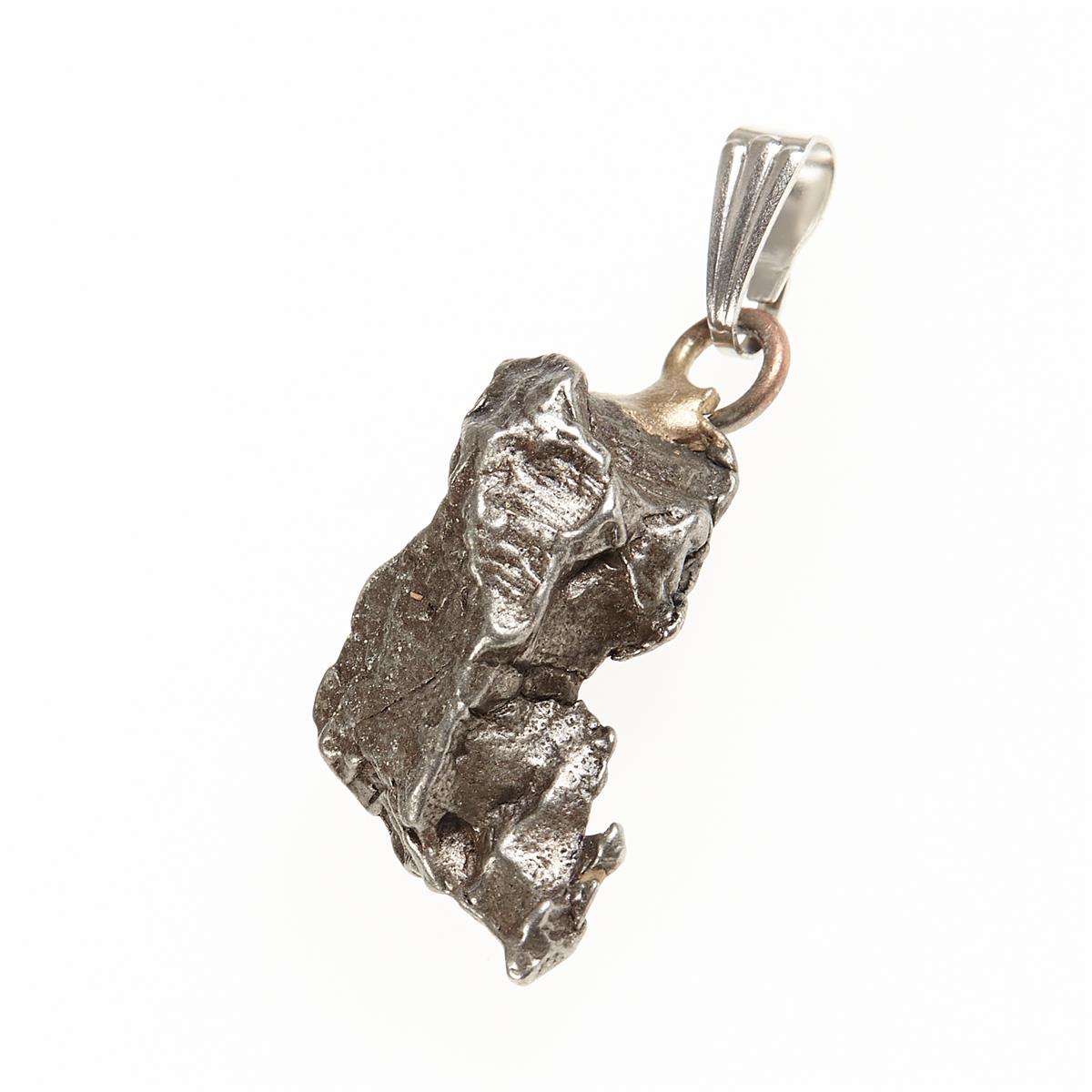 Pendant with meteorite 058