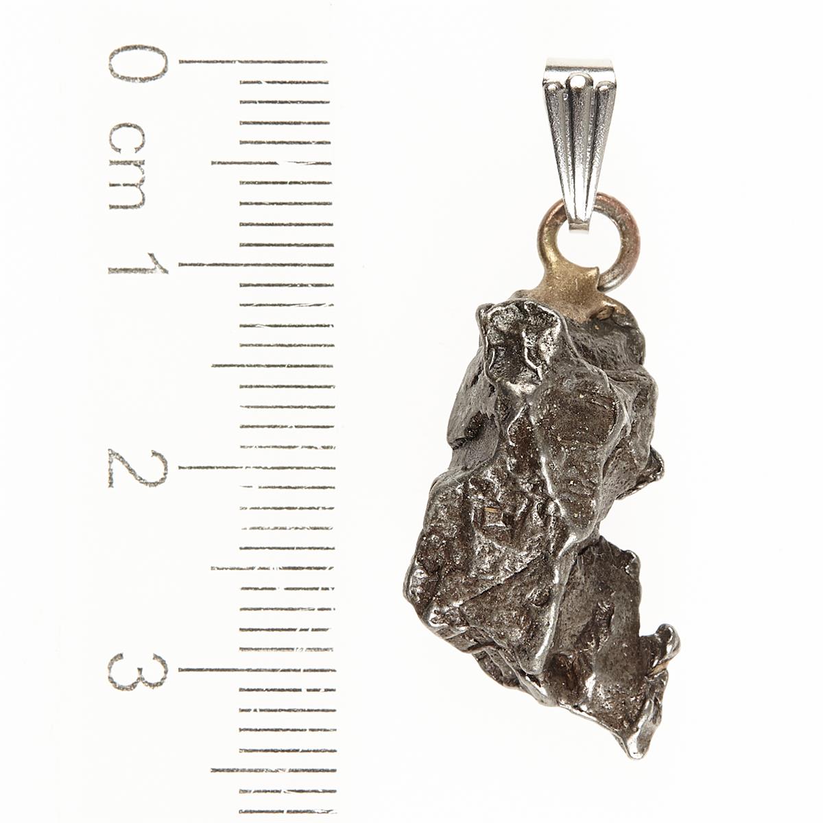 Pendant with meteorite 058