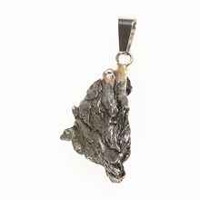 Pendant with meteorite 064