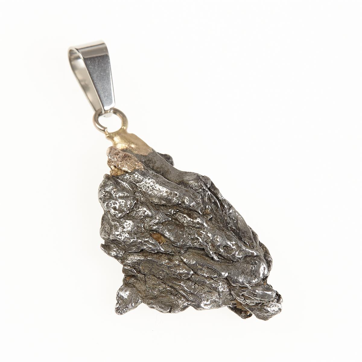 Pendant with meteorite 064