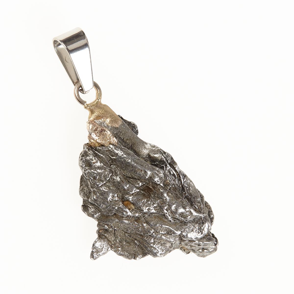 Pendant with meteorite 064