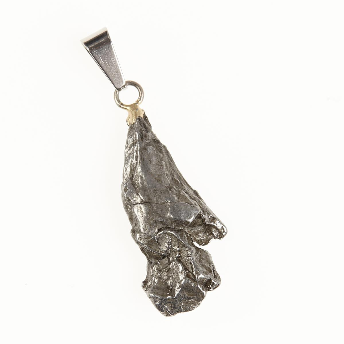 Pendant with meteorite 066