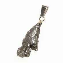 Ciondolo con meteorite 066