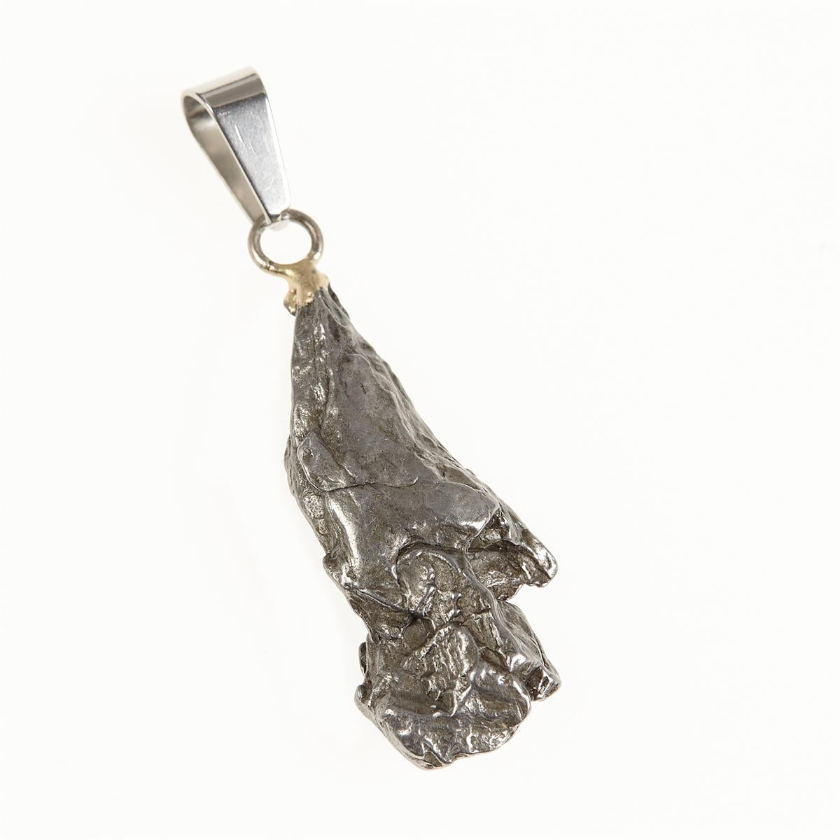 Pendant with meteorite 066