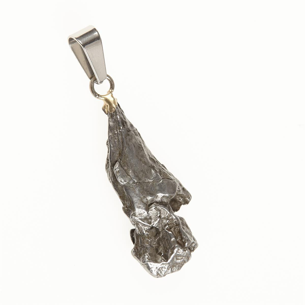 Pendant with meteorite 066