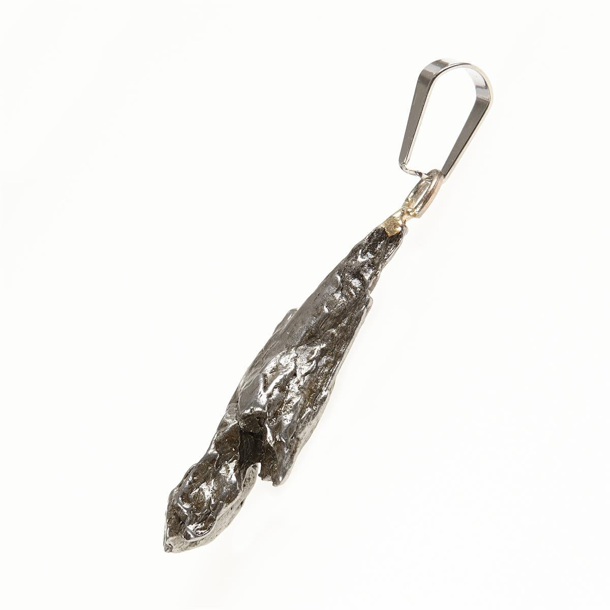 Pendant with meteorite 066
