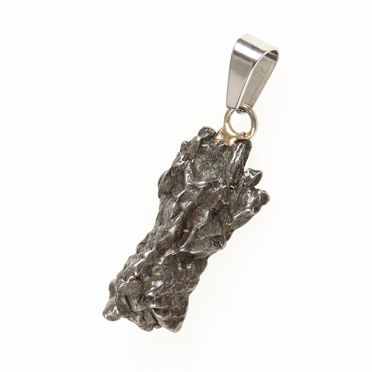 Pendant with meteorite 067