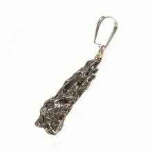 Pendant with meteorite 067
