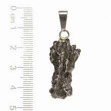 Pendant with meteorite 067