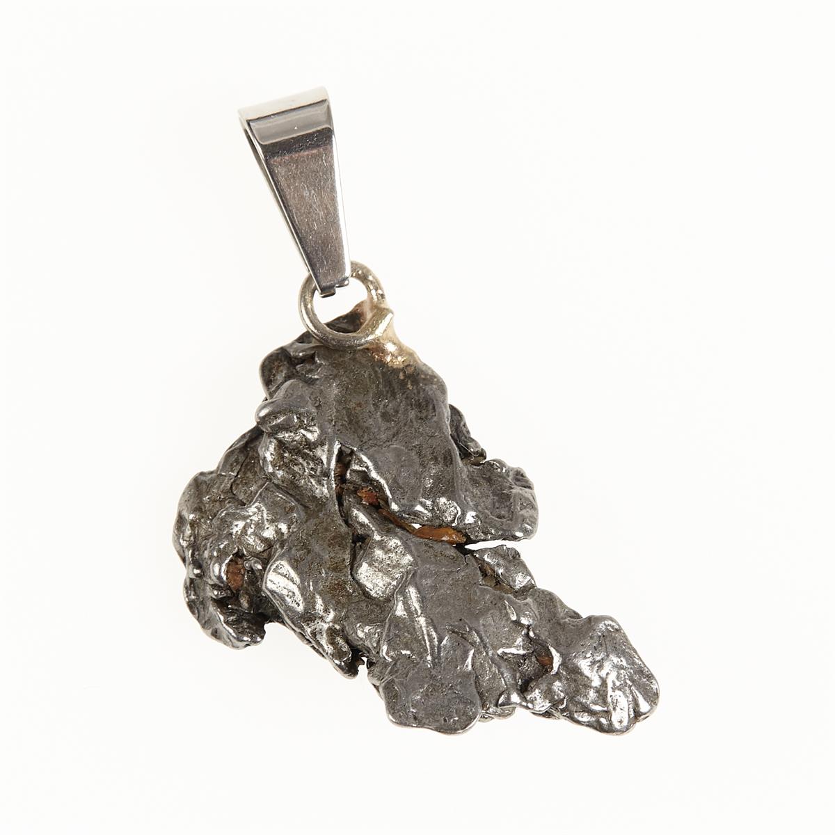 Pendant with meteorite 069