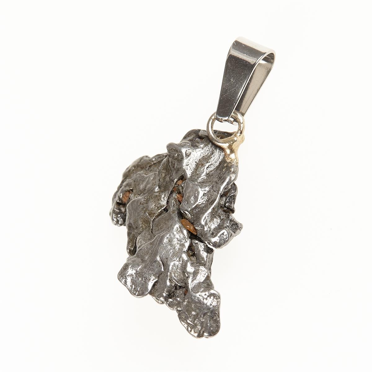 Pendant with meteorite 069