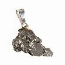 Pendant with meteorite 069
