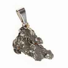 Pendant with meteorite 069