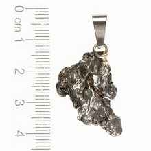 Pendant with meteorite 069