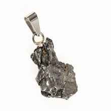 Pendant with meteorite 071