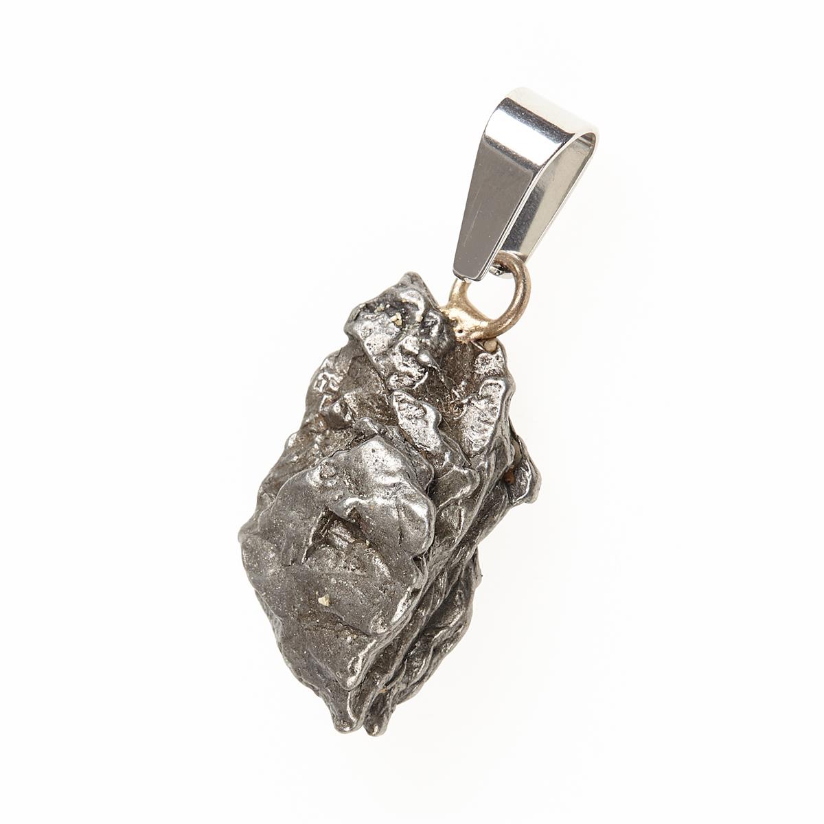 Pendant with meteorite 074