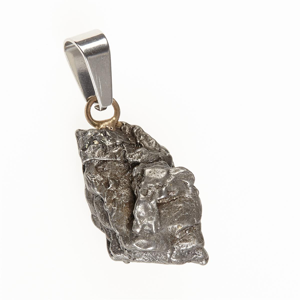 Pendant with meteorite 074