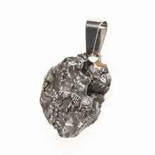 Ciondolo con meteorite 076