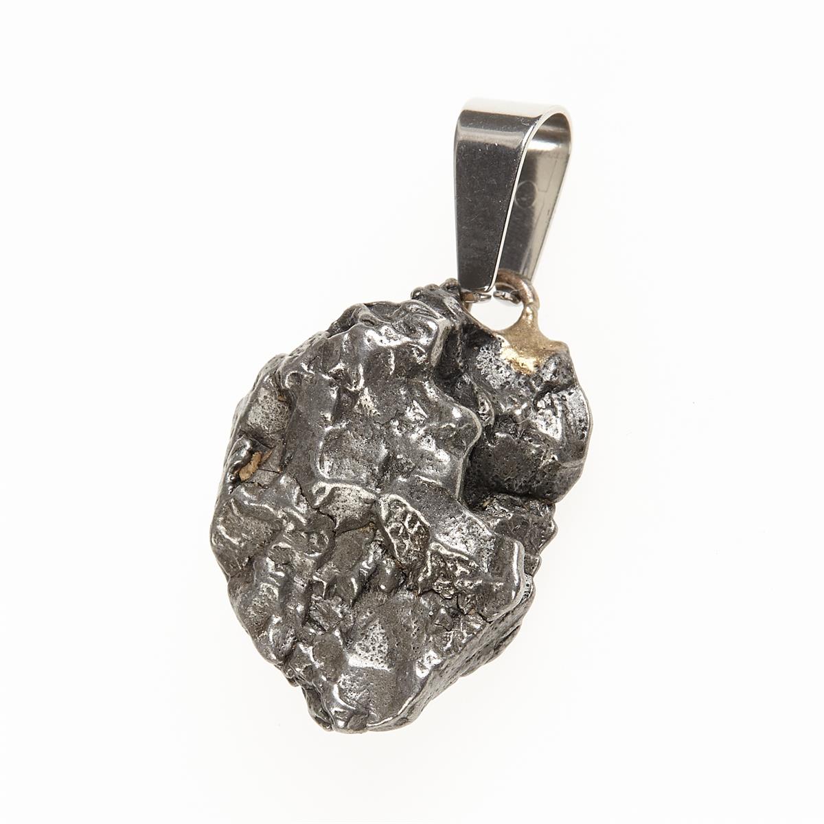 Pendant with meteorite 076