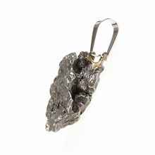 Ciondolo con meteorite 076