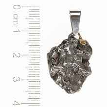 Ciondolo con meteorite 076