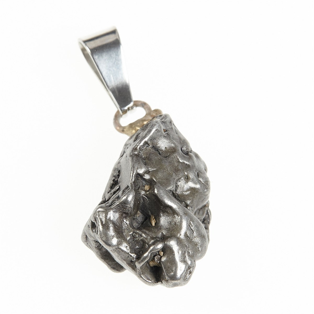 Pendant with meteorite 079