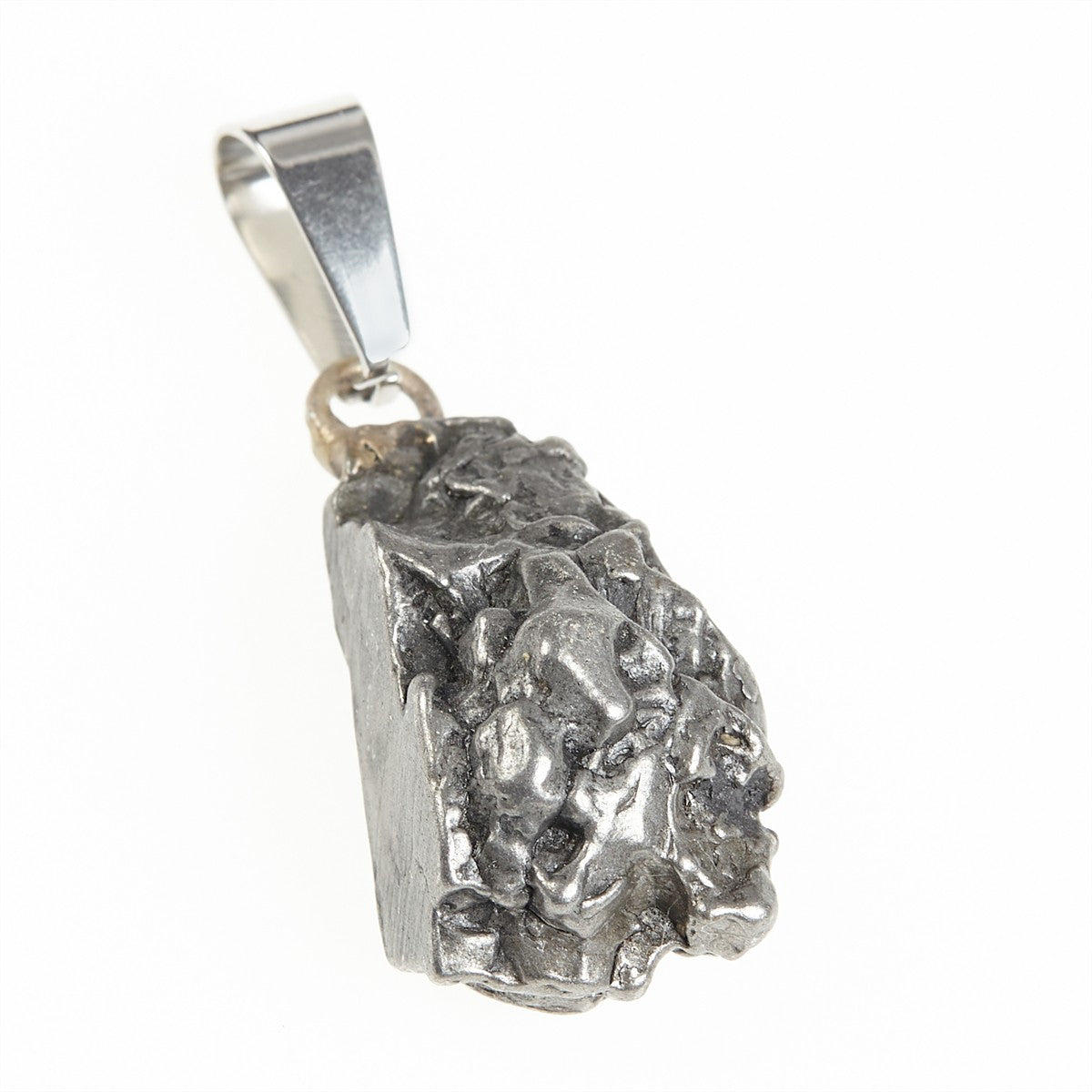 Pendant with meteorite 081