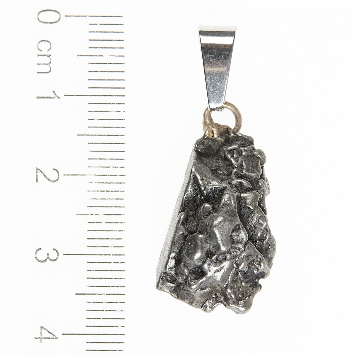 Pendant with meteorite 081