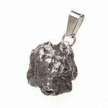 Pendant with meteorite 082