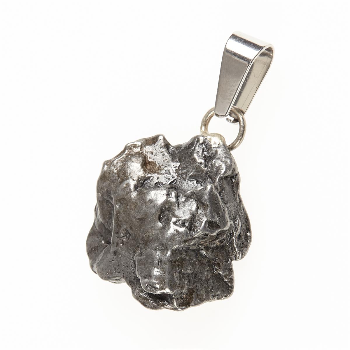 Pendant with meteorite 082
