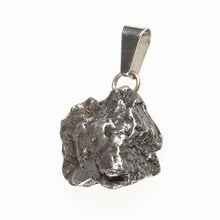 Pendant with meteorite 082