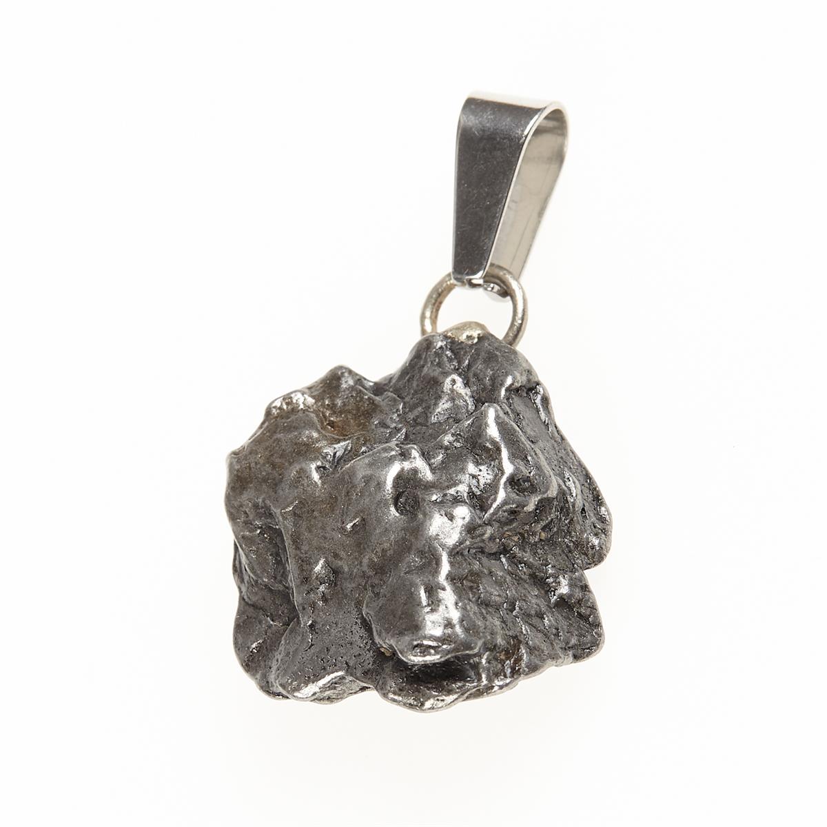 Pendant with meteorite 082