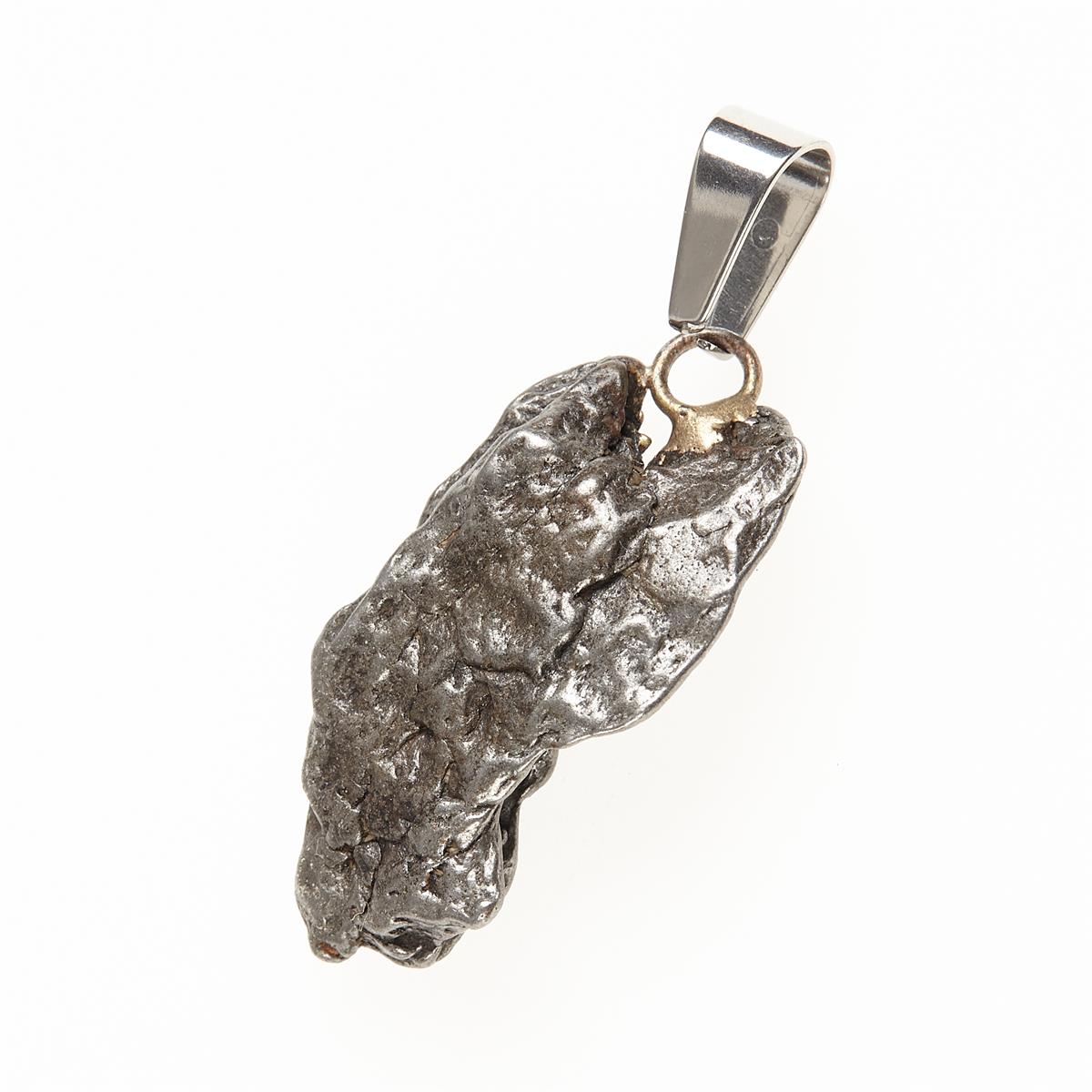 Pendant with meteorite 083