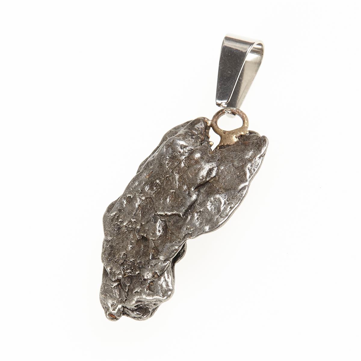 Pendant with meteorite 083