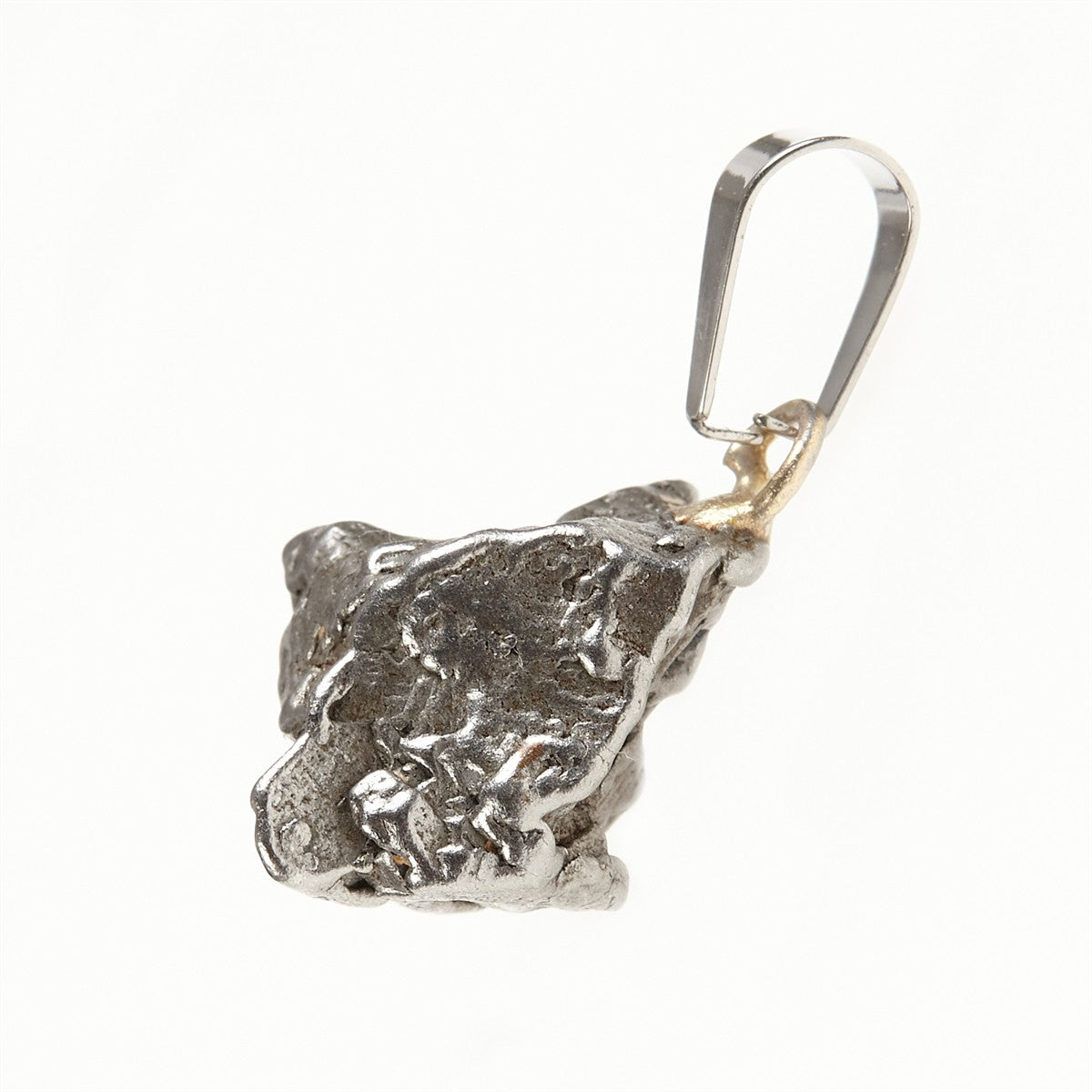 Pendant with meteorite 086