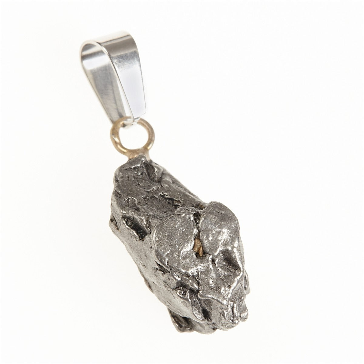 Pendant with meteorite 087