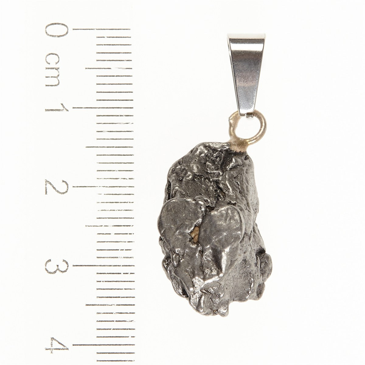 Pendant with meteorite 087