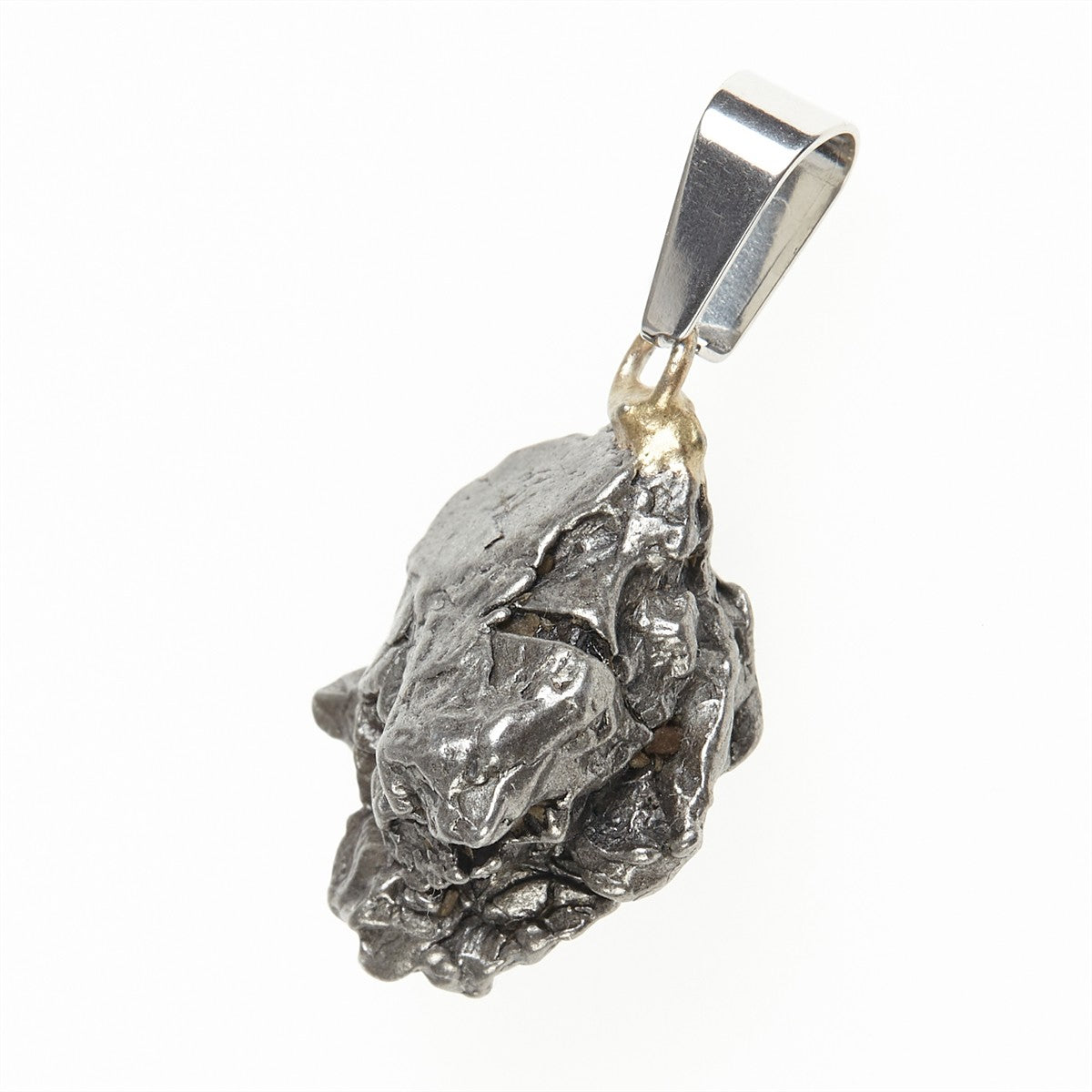 Pendant with meteorite 088