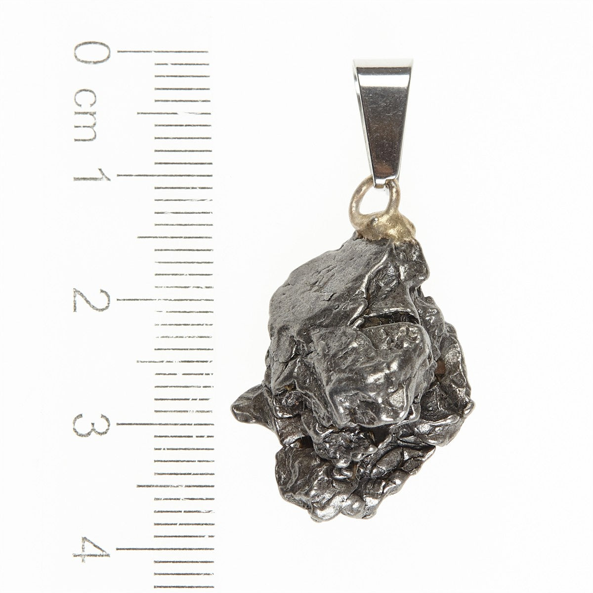 Pendant with meteorite 088