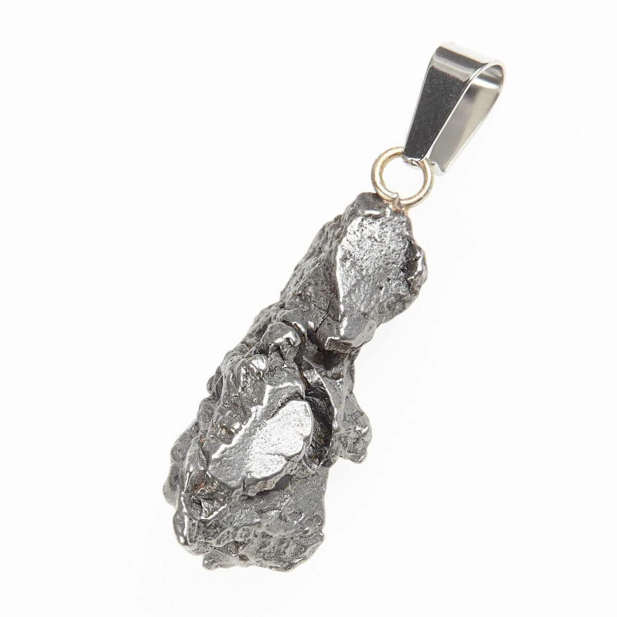 Pendant with meteorite 090