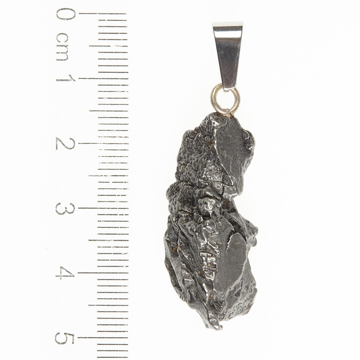 Pendant with meteorite 090
