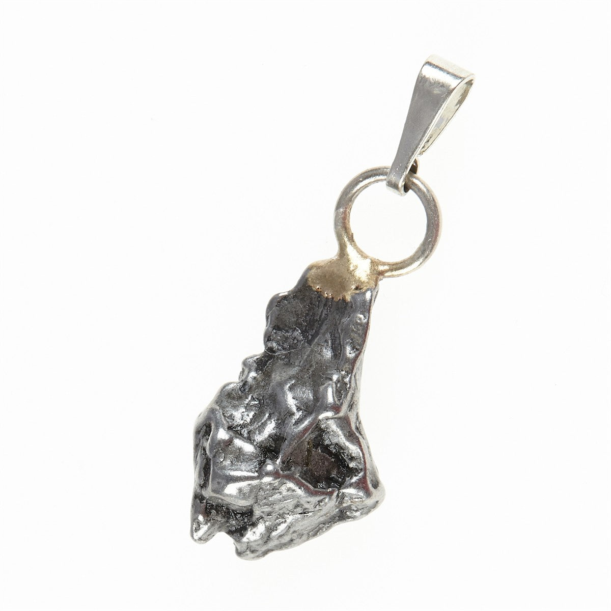 Pendant with meteorite 095