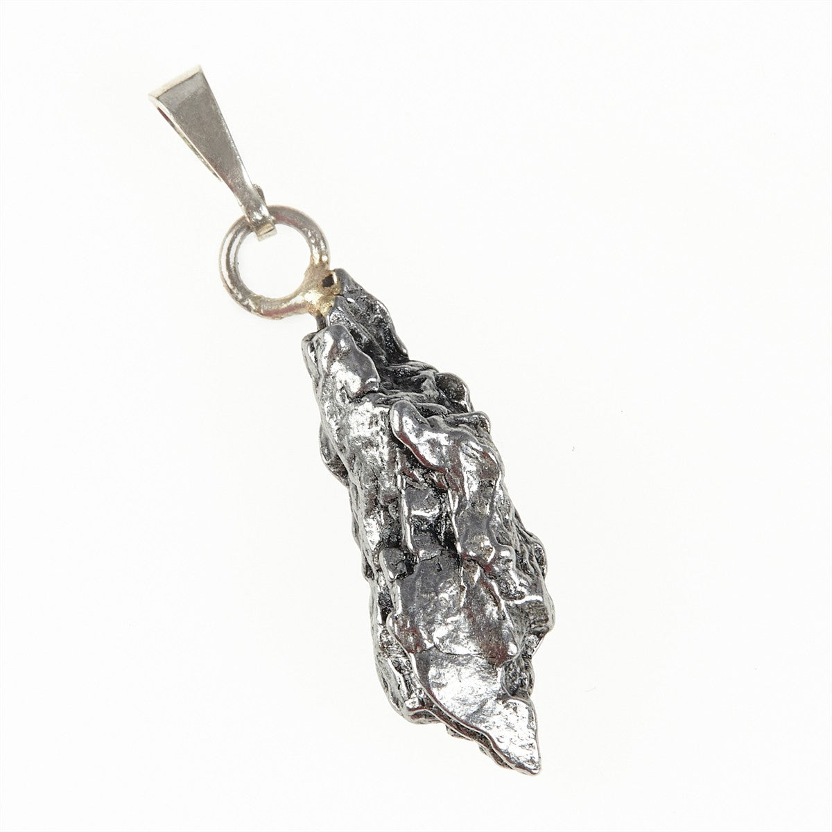 Pendant with meteorite 098